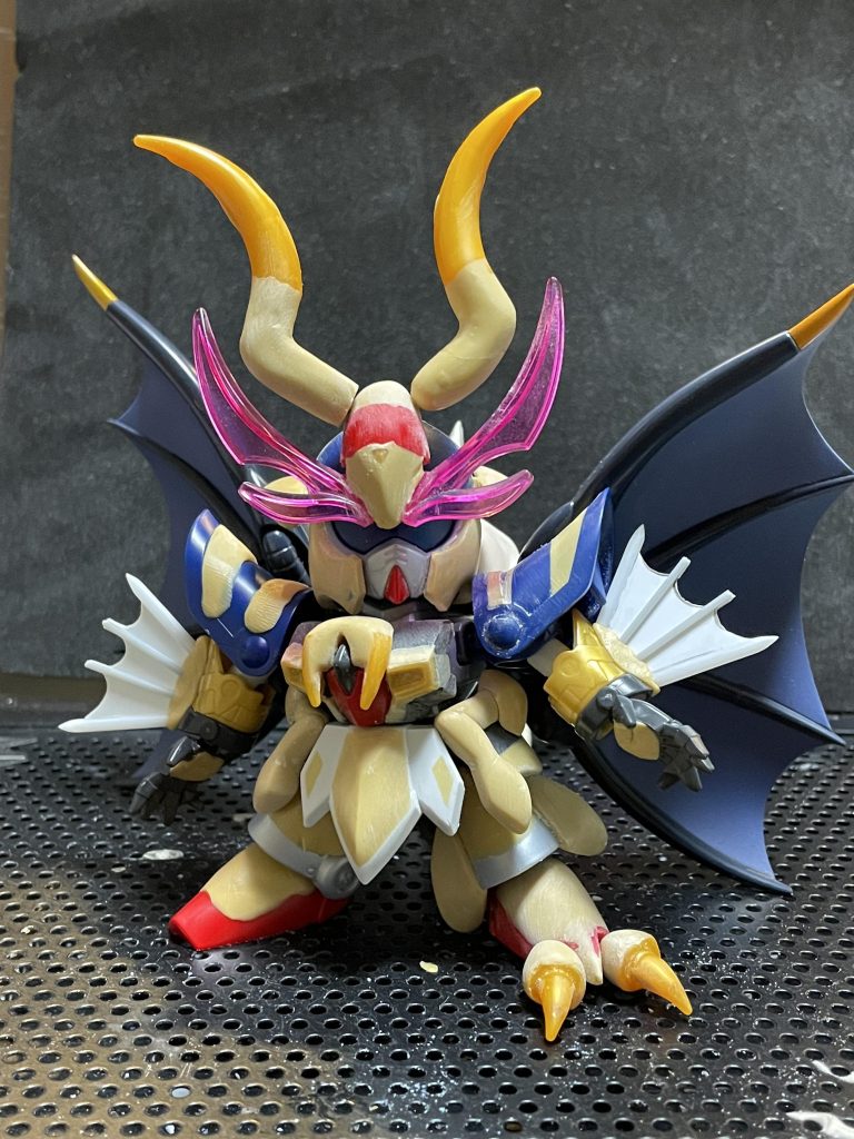 本体がかなり完成に近い状態。羽はSDXのものです。