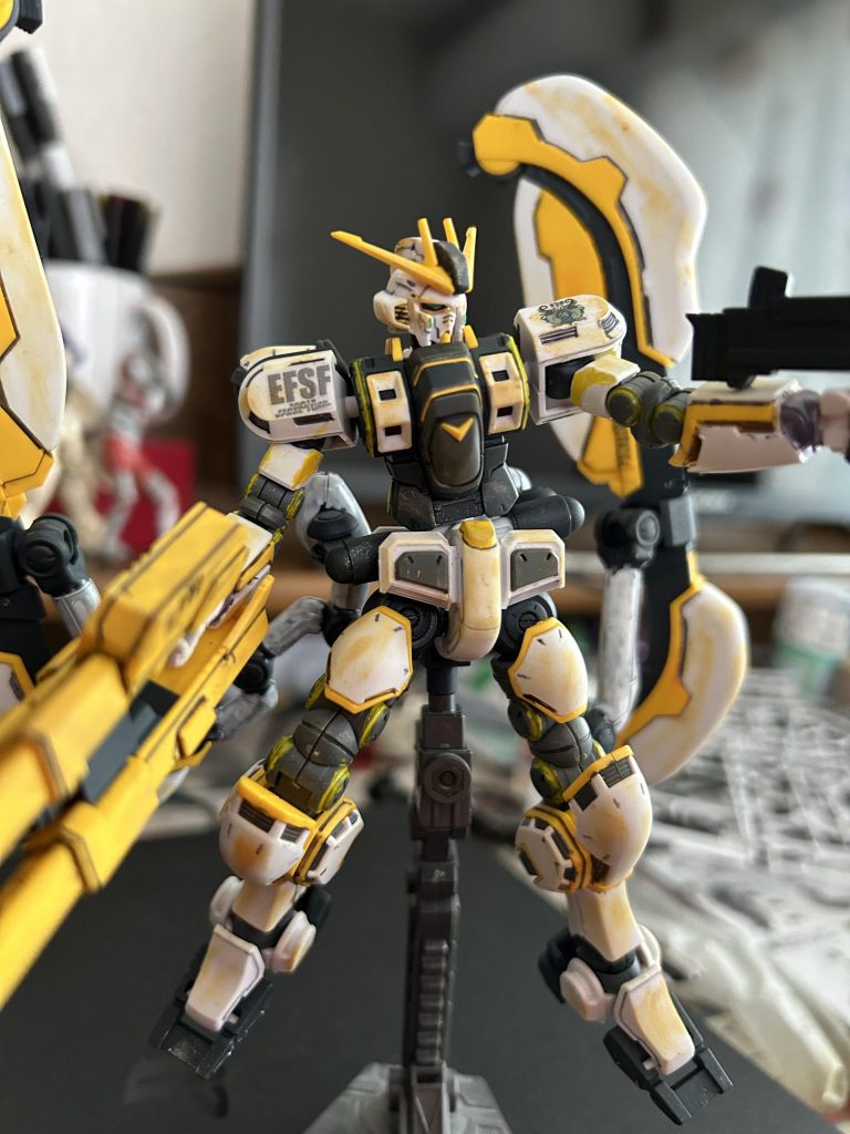 汚し塗装もリアルタッチマーカーからタミヤさんのウェザリングマスターに変えてみました。結果的に予想よりだいぶいい感じになりました。