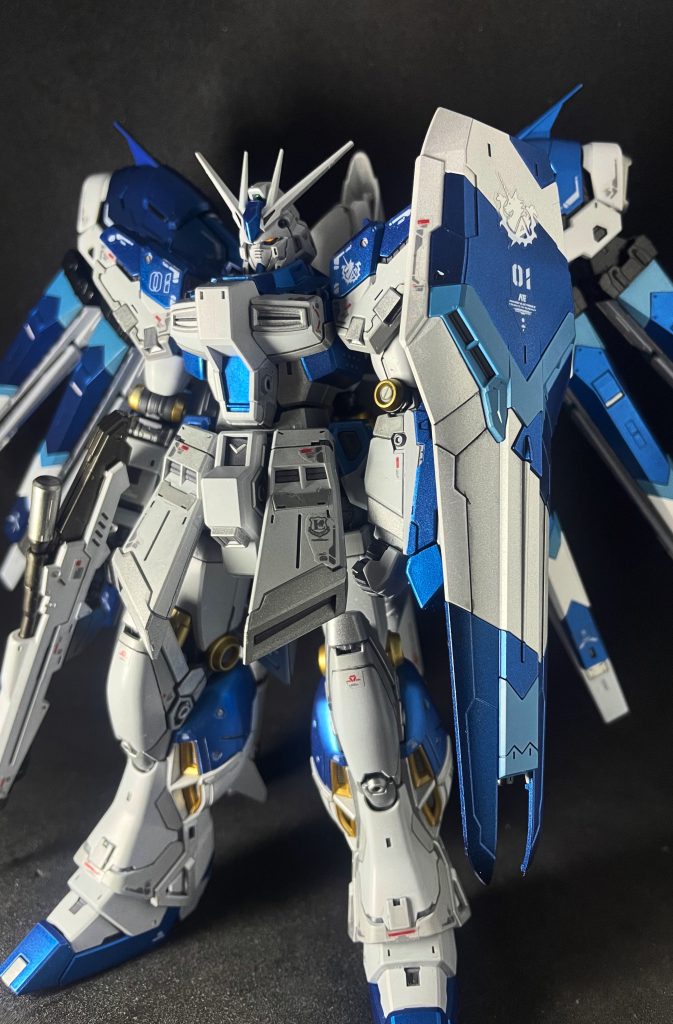 足に少し筋彫りでモールド追加とディティールアップパーツを貼ってみました初めて使ってみたので他にどこに使えばいいか分からなかったのでとりあえず1個だけ貼ってみてますw