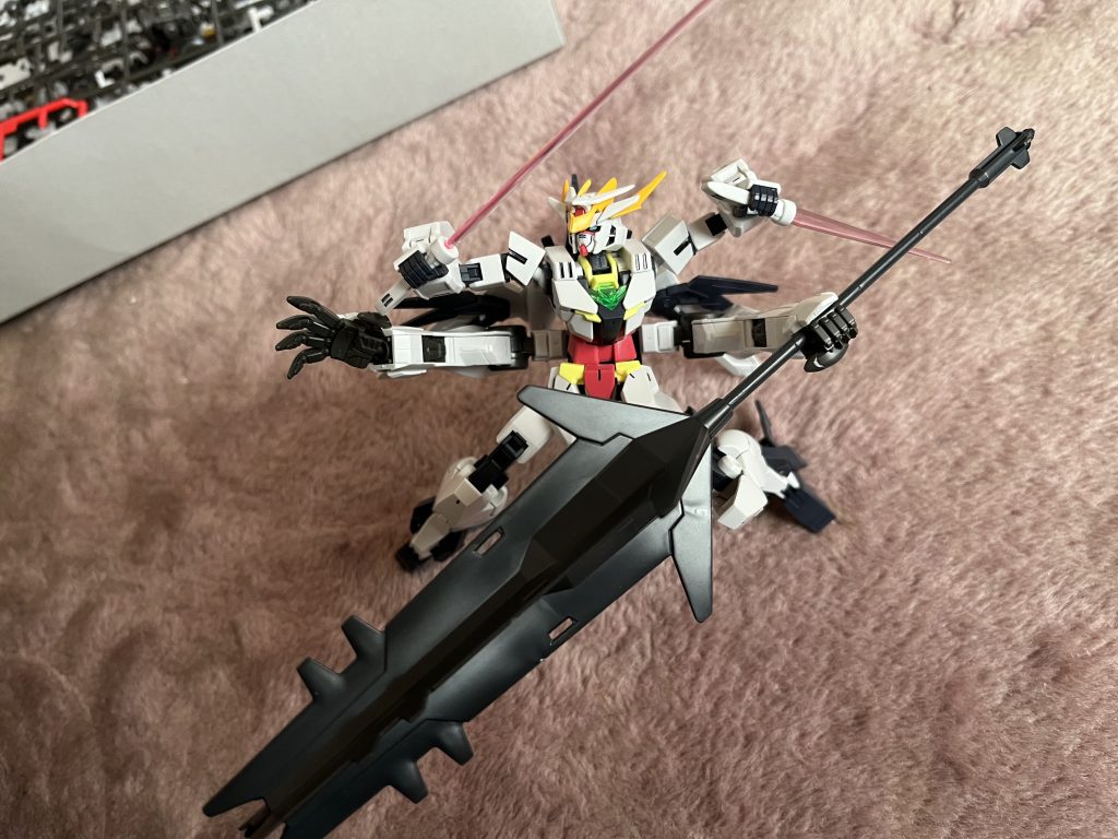 全部乗せは干渉しまくるので近接戦闘時は遠距離武装をパージして戦うって設定だといいな。 