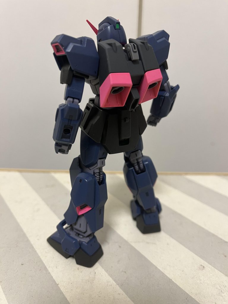 バーザムのバックパック背負ったらダッサ!バックパックだけでここまで弱そうに見せるのは、バーザムの魅力を感じますね!