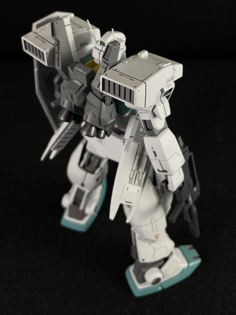 肩のミサイル部は、腰に合わせて、ディティール強めにしました。ノンストレス♪