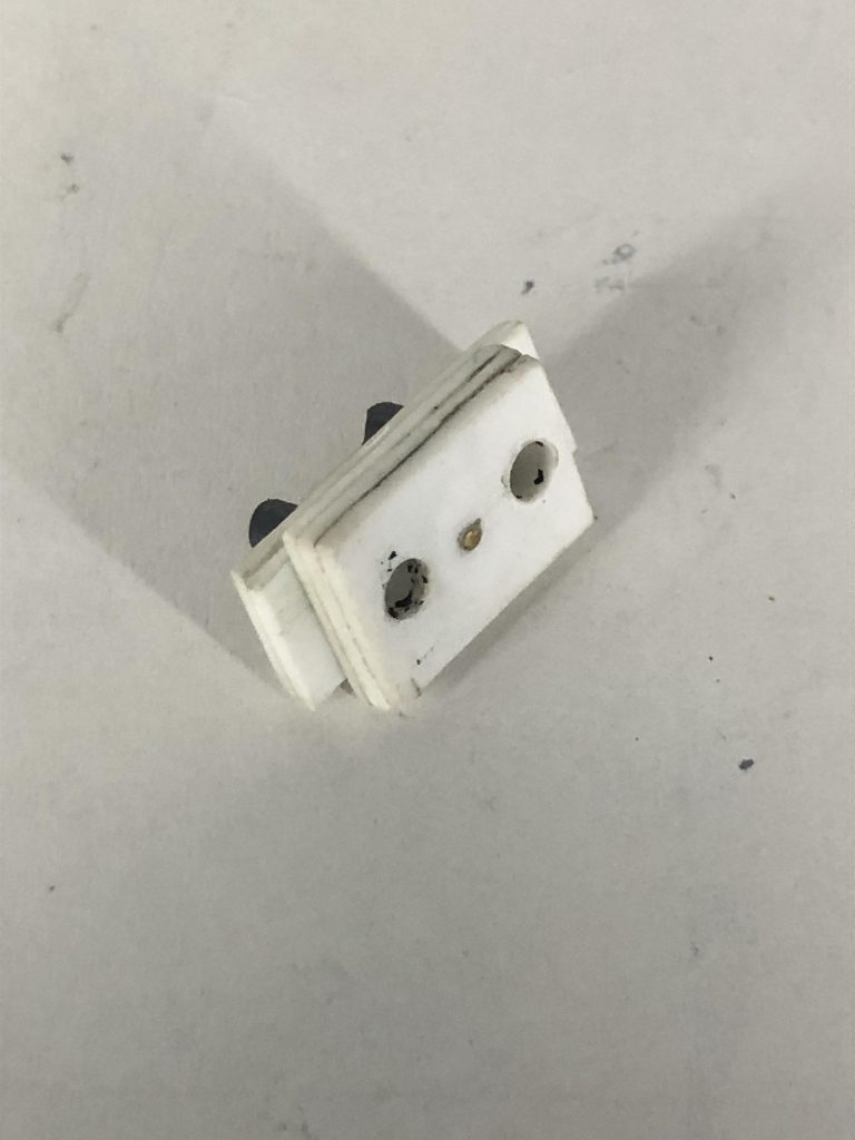 バックパックの接続方法はプラ板で作成。ロードアストレイΩの背面装甲を外すと3mm穴が2つあるのですが、ユニバーサル企画と少し幅が違うようで…プラ板とランナー棒で作成したこのパーツを介することで今回のルブリスなどのユニバーサル企画に対応させました。ここまでご覧いただきありがとうございました。