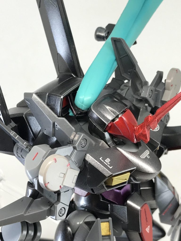 本当はヘアーを赤かシルバーで塗装したかったのですが…ミク好きの嫁からの借り物なのでできませんでした…😨ちなみにヘアーは挟めてるだけなので5秒で脱着可能です見せるとお手抜き感がヤバい部分も平気でさらけ出していくtamamaスタイル🙄