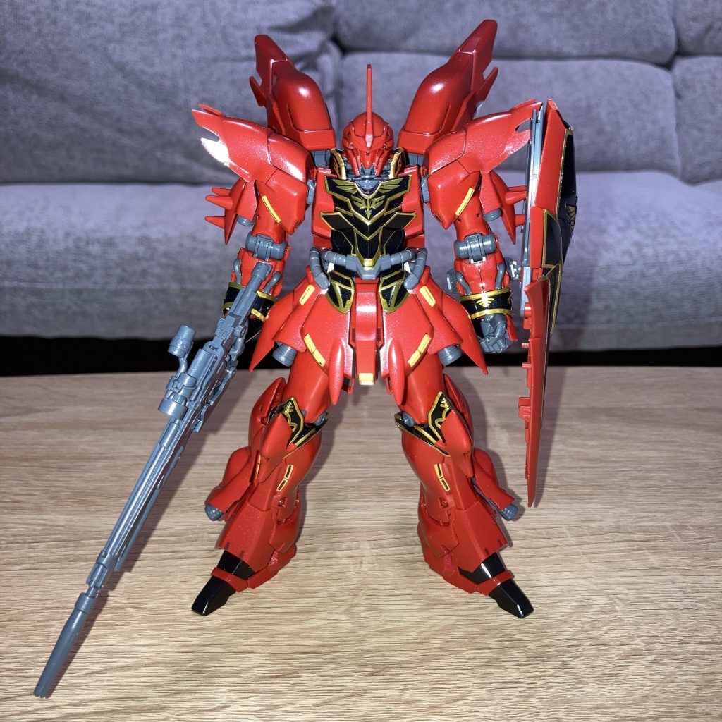 RGはエングレービングをパーツで再現してるらしいですが、すごいですね。ご覧いただきありがとうございました