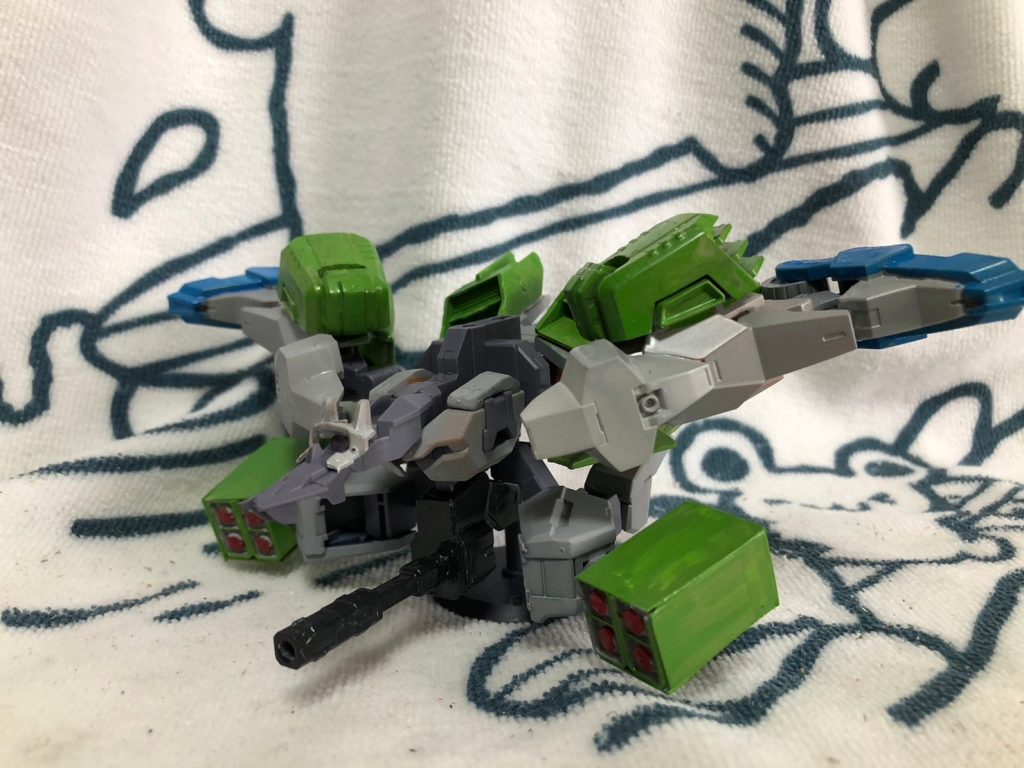 アーマーのみのデスプレイ。バックパックはスタンダードアーマーから使い回し。