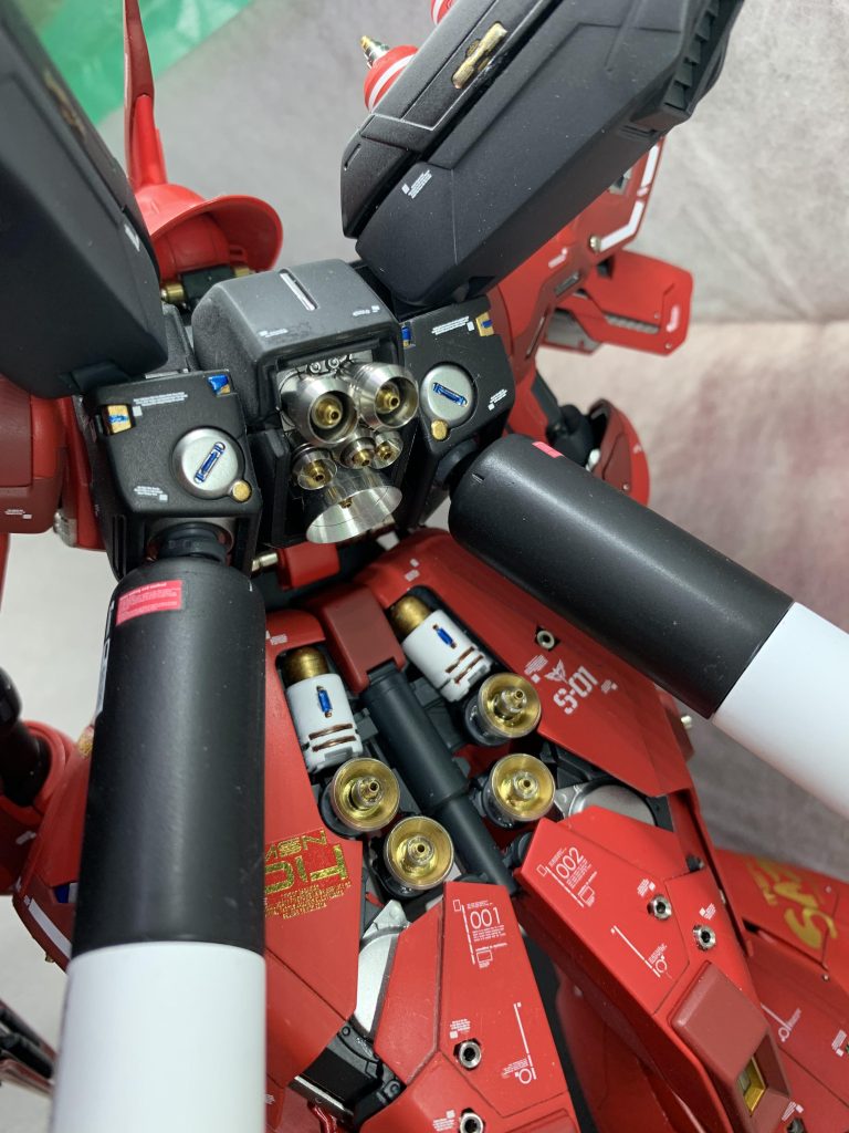 メタルパーツ多めに入れてます。パーツは勝手にリスペクトしている(ぷらもっちさん)のパーツを使いました。本体よりメタルパーツの方が高かった。