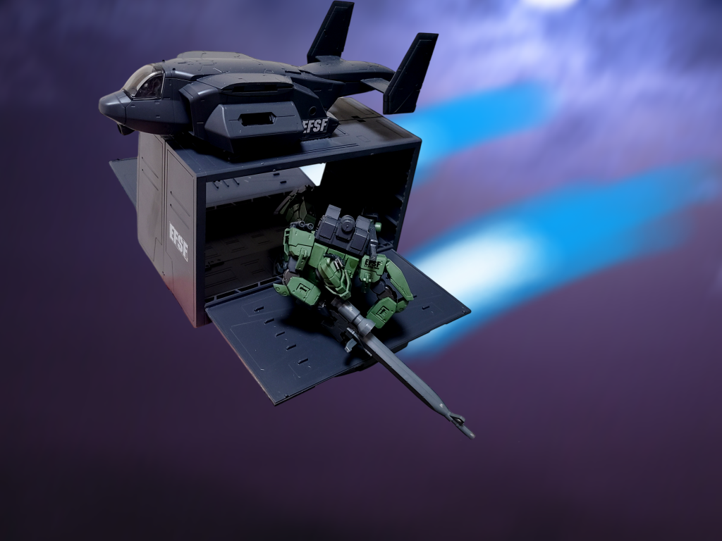 機体を乗せて空中から援護をさせる役目も努める