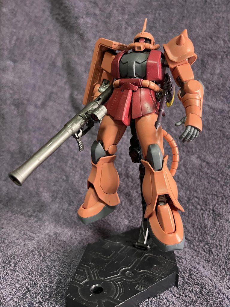 これからガンプラにハマる方に、塗装するだけでもこんなに雰囲気変わるんやーくらい思ってもらえると嬉しいです笑