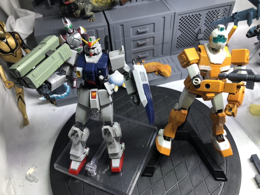 陸ガンと並べると細く…見えるかなぁ〜( ;´Д`)