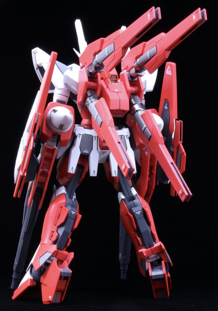 バックショットふくらはぎから踵にかけて、リバーシブルガンダムの物に取り換えたことで、元々の丸っこいデザインをシャキッとしたものに変えることが出来ました。…キャノンモード？そんなものは知りません😊