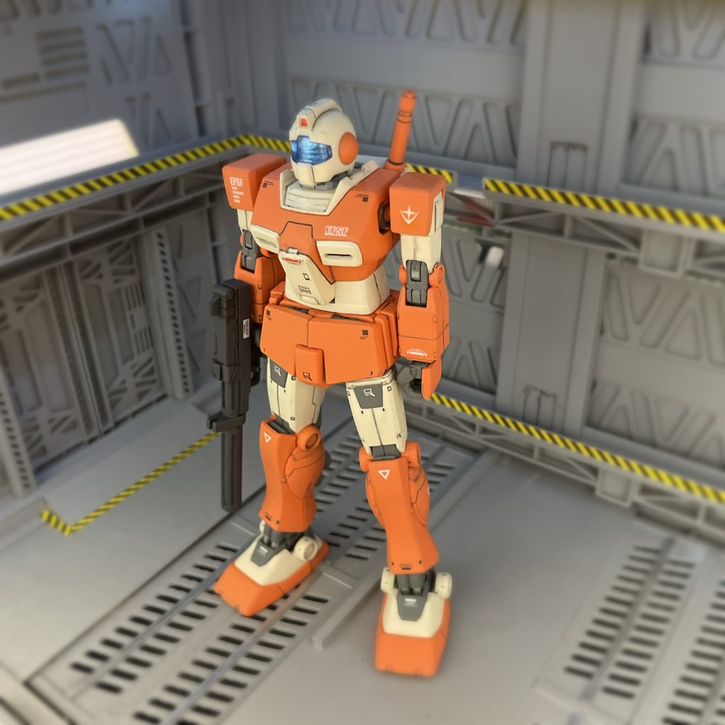 HGGTOジムナイトシーカー・ジムガードカスタム・ジムインターセプトカスタム、HGUCジムⅢ、EGガンダムのパーツとプラ板・プラ棒・プラパイプを加工しながら使用しました。小さいパーツですが、胸部ダクトパーツの加工が結構大変でした。