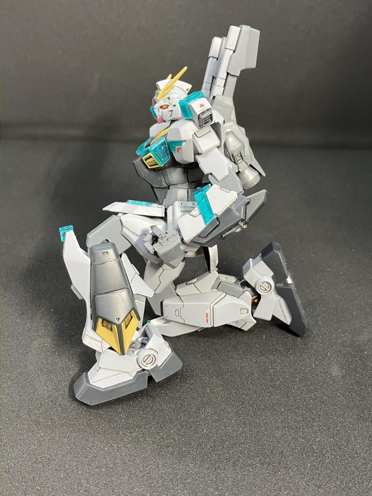 片膝は楽につけるようになりました。アレックスの0080のビデオジャケットを思い出しますね。