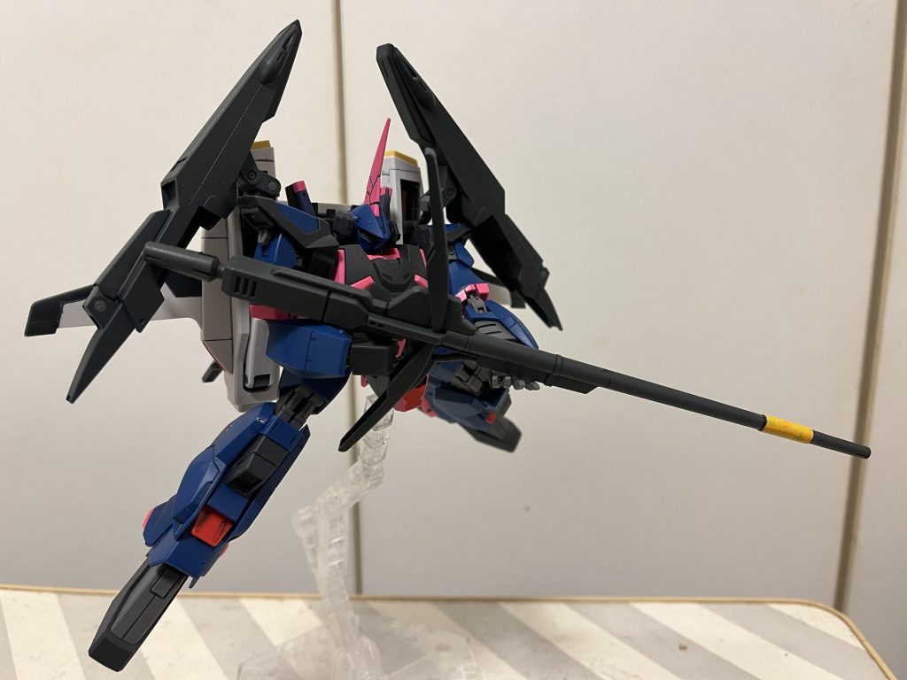 これが出来るんですね!『スーパーバーザム』なのか、『バーザムディフェンサー』なのか。自分は『スーパーガンダム』よりも『Mk-Ⅱディフェンサー』と呼びたい派なのですが。でも、バーザムは『スーパーバーザム』の方が好きですねw