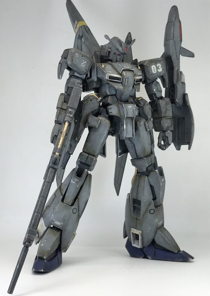 久しぶりというか始めてのスタンダードなMSの無塗装お手軽汚しの新作です無塗装パチ組→デカール&付属のシール貼り→つや消しスプレー→数年放置…🙄