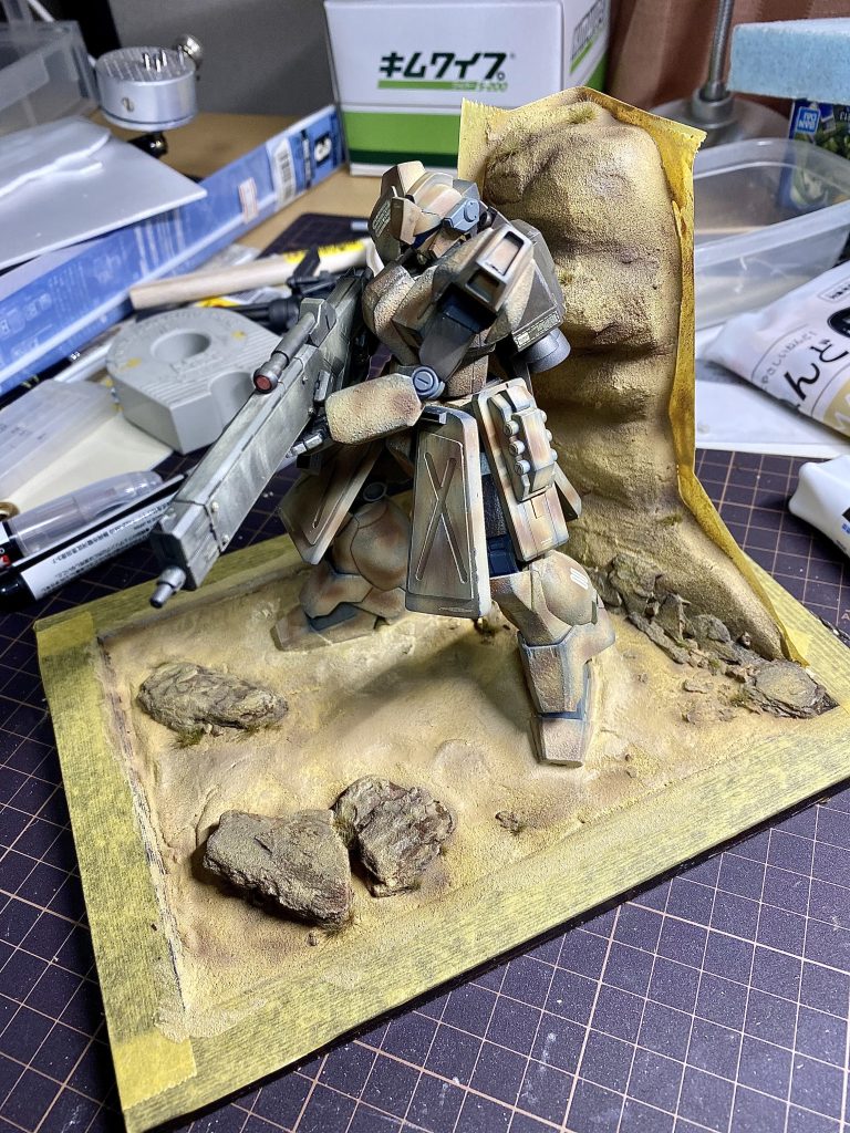 ここまで作って、多少ホッとしてきている時期。この後フィギュア、植栽を配して終わりました。