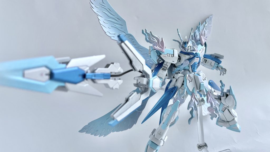 穂の部分は分離し、有線で多少飛ばしたりもできます。