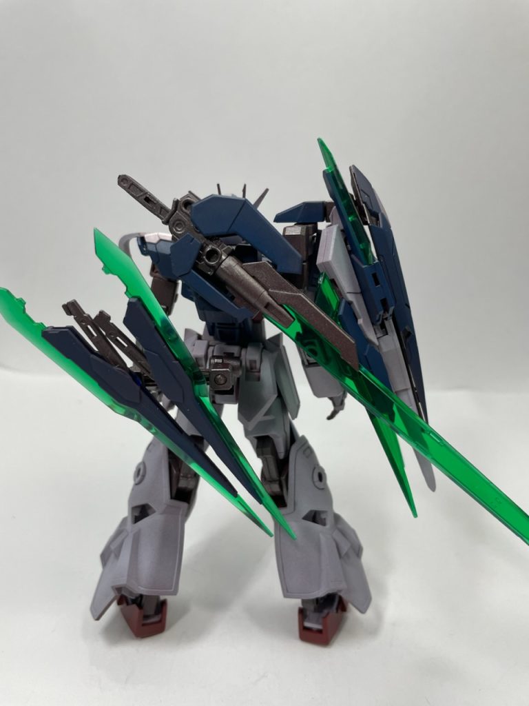 脚部分にゴツみ？が欲しかったので以前作ったイフリートナハトの余りパーツを拝借。3ミリ穴を開けてランナー棒で差し込むだけのお手軽改造。