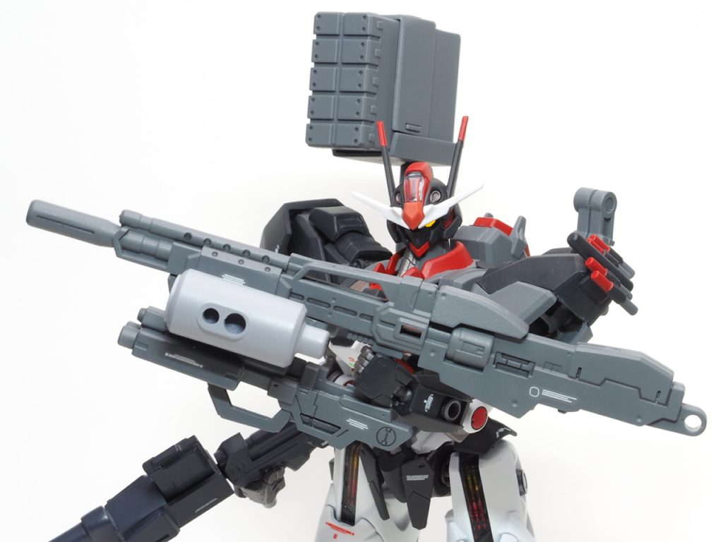 フレームランチャーNCヘヴィライフルとツイン・ビーム・マシンガンを合体させた複合兵装。