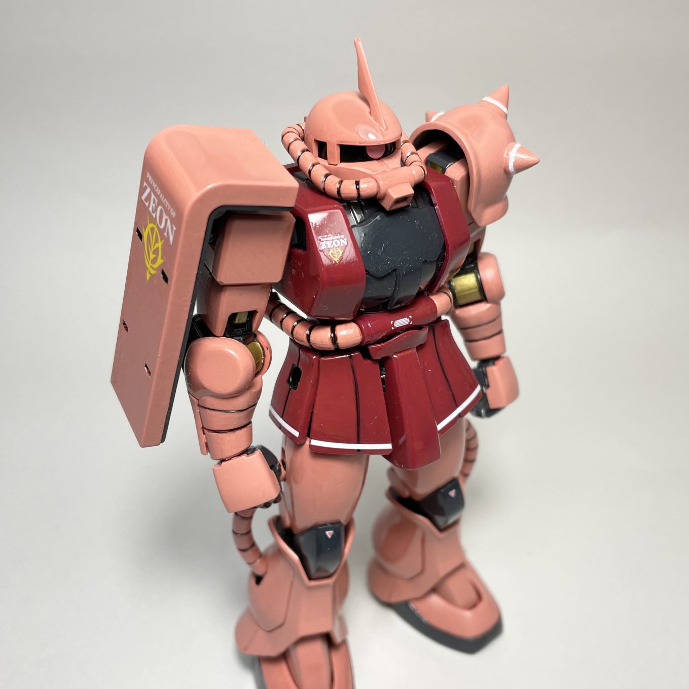 シャア専用ザクII （MS-06S）｜腹巻モグラさんのガンプラ作品｜GUNSTA