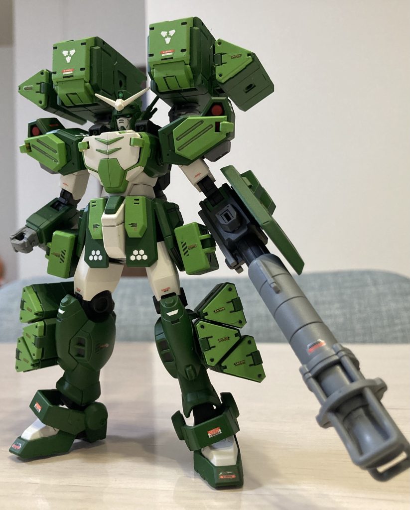 なんともバランスの悪そうな機体になりました。以上見てくださってありがとうございました。