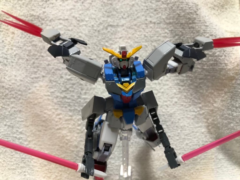 腕のサーベルと隠し腕を使い切り裂くシーン?を勝手な想像で再現