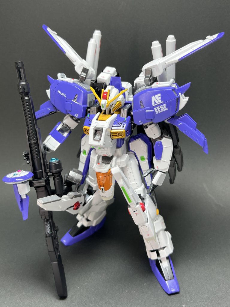 自立させるのも、バランスゲーム的ですがなかなかの立ち姿です