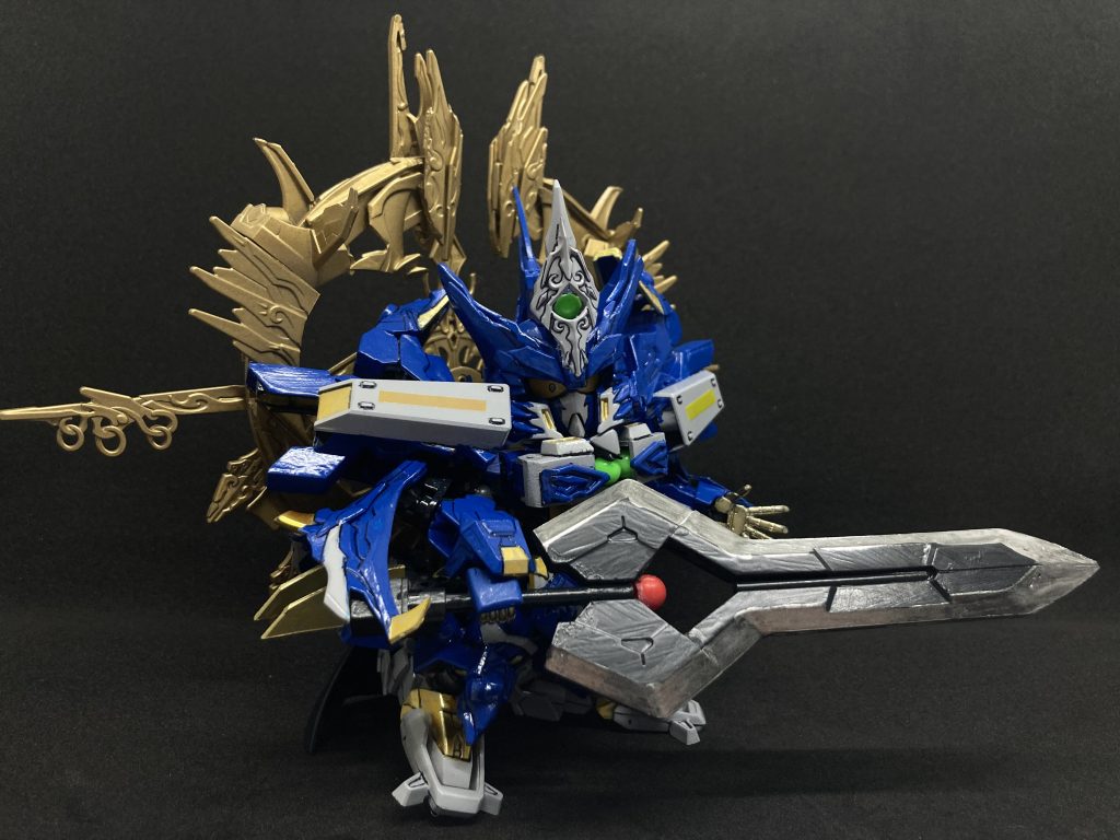 「このグランワームソードに斬れぬものはない!!」「Mスラッシュ~」を改造してそれっぽく元が中型サイズの武器なんですがSDなので大剣寄りでもかっこいいかと思って多少の削りだけで完成(他製品嫌いな人にはすみません)