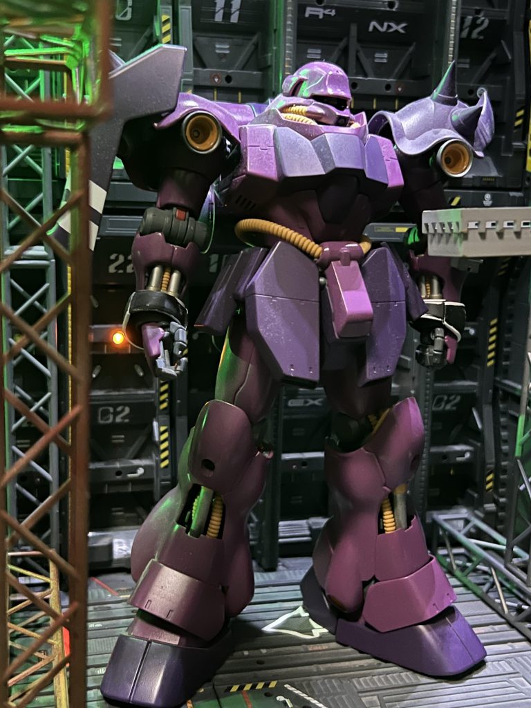 AE &NEO ZEON 袖付き部隊　フル•フロンタル親衛隊　MG  AMS-119C ギラドーガ　アンジェロ•ザウパー大尉カスタム専用機カラーver. & MS格納庫ジオラマ　✨✨✨✨✨–4枚目/制作者：SINANJU