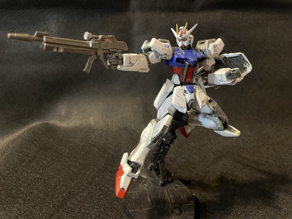 ストライクといえばこのポーズ最高にかっこいい