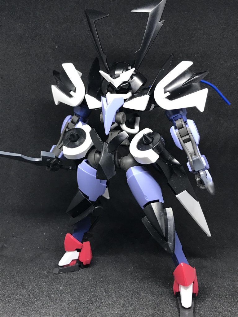 いつも通りフレームは無加工です基本はジークルーネベースで、靴周りはグリムゲルデを使用していますヴァルキュリア・フレームには開き手パーツが左手用しか存在しないので本来左利きであるグラハムを意識した左利きにすることができないので右の開き手パーツが出てくれるのを待ってます自作するのめんどくさいしね....