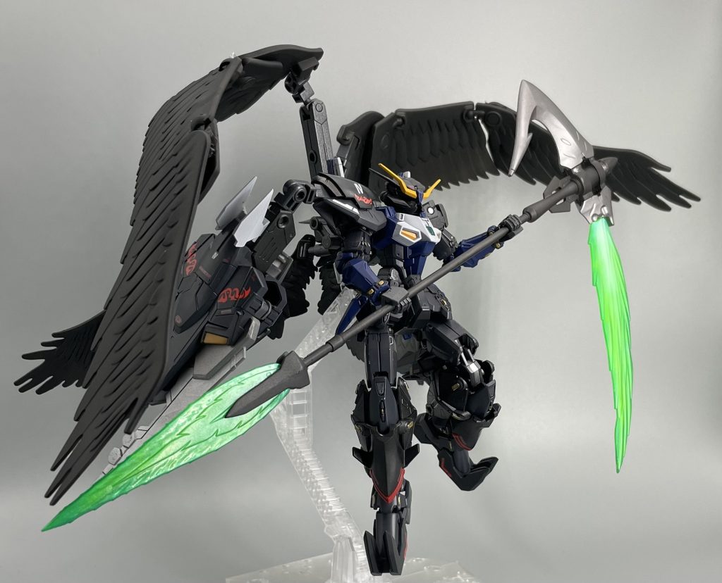 実体鎌もありますが、やはりビームシザースは外せないので取り付けられるようにしてみました!エアブラシの細吹きを習得したのでビーム刃はどちらもグラデーション塗装してみました👍🏻初めてやってみましたがそれっぽくなってくれたのでチャレンジしてみて良かったです✨