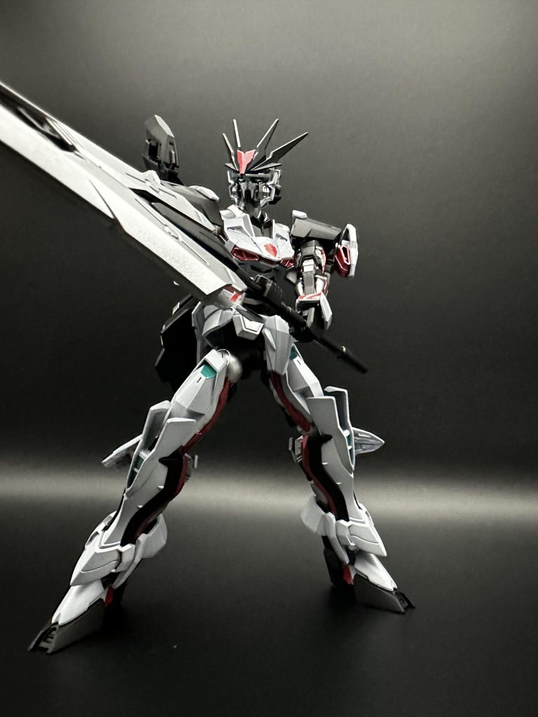 黒い部分はガイアの黒サフ白は白下地のガイアのシルバーパール赤はガイアのパールプレミアムレッド銀はガイアEXシルバーです。