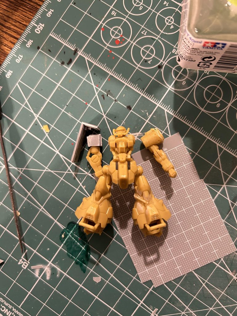 キュベレイでパーツを失ったグフフライトタイプが可哀想で…。