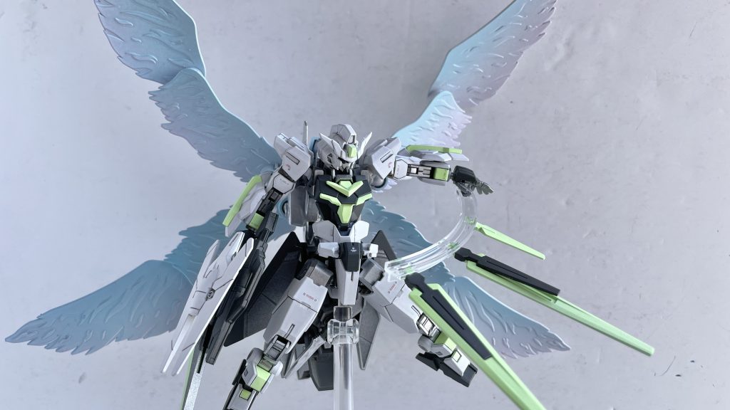 それにより背中が空くので、他機体のバックパックを装備できるようになります