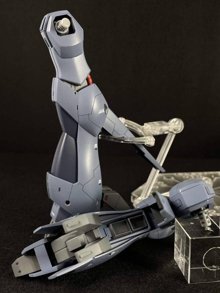 ◎脚部・太腿は 合わせ目処理＋後ハメ加工・脚部は 合わせ目処理＝ディテール加工・クローの肉抜きは プラ材で処理