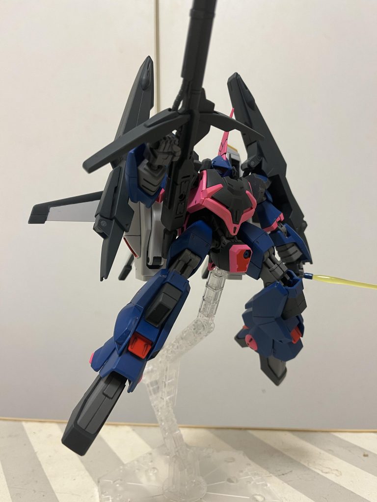 ただ肩幅が広い分動きを邪魔されるので、やっぱMk-Ⅱ用の合体なんだなぁと思います。