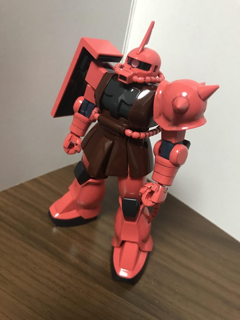 動力パイプはなんか柔らかい素材でした…(； ･`д･´)しかも肩がボールジョイントじゃなくてポリキャップだったのも衝撃でした(； ･`д･´)…しかし、テッカテカだな(； ･`д･´)