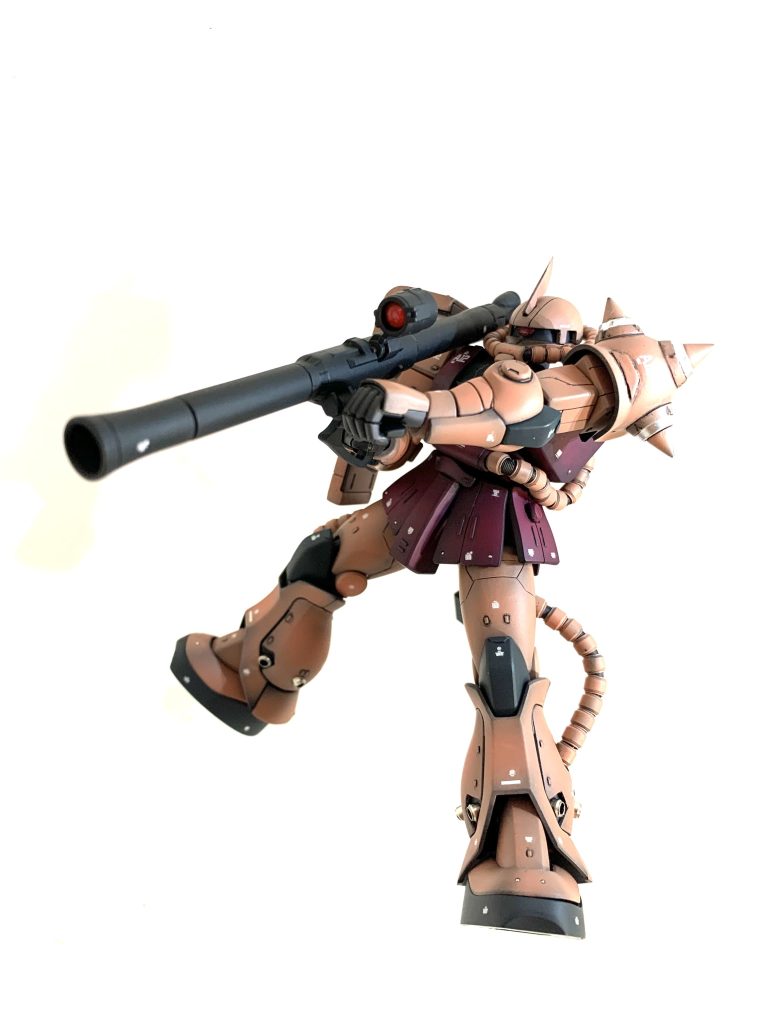 やっぱりシャアザクはバズーカが似合うと思います。休日作製で2ヶ月かかりました。ザクの日には間に合いませんでした。在庫までご覧くださりありがとうごさいました。