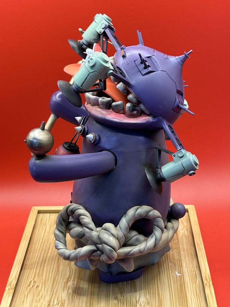 腰の布と縄はエポパテをコネコネして製作しました。