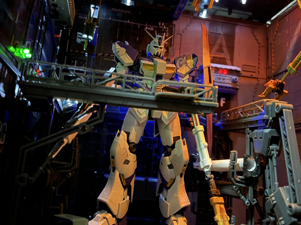 AE & 地球🌏連邦軍EFSF   MS格納庫ジオラマ別ver.–2枚目/制作者：SINANJU