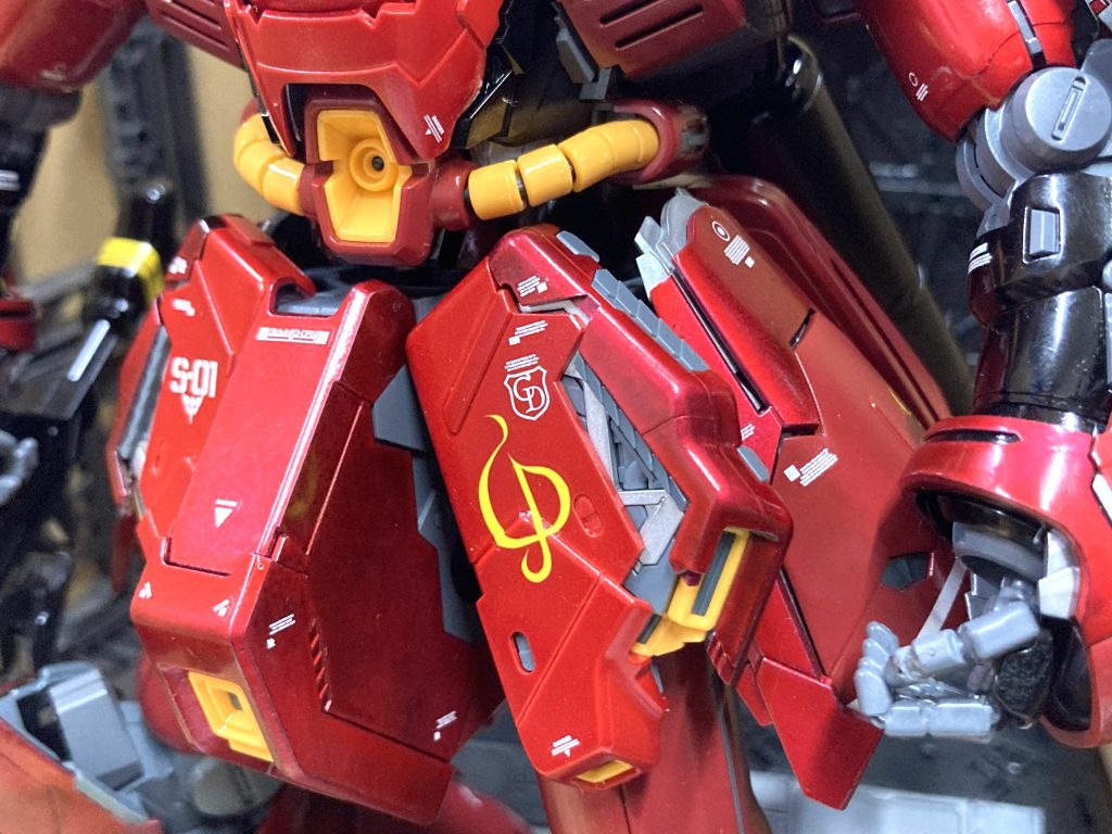 ka版にはこのマークが無いのでガンダムデカールを使用。