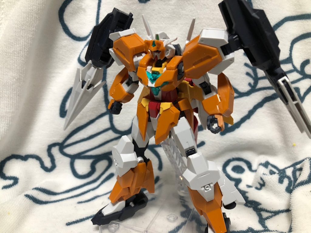 ベースはサタニクスから肩パーツ、武器は他のアーマーに使いたいんで今回はユーラヴェンから取りました。