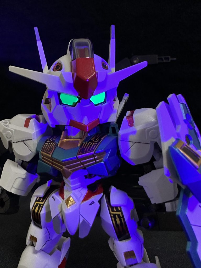 ピカー!!念願の蛍光塗料使って、ブラックライトで照らしております。これは続けていきたいなぁ。