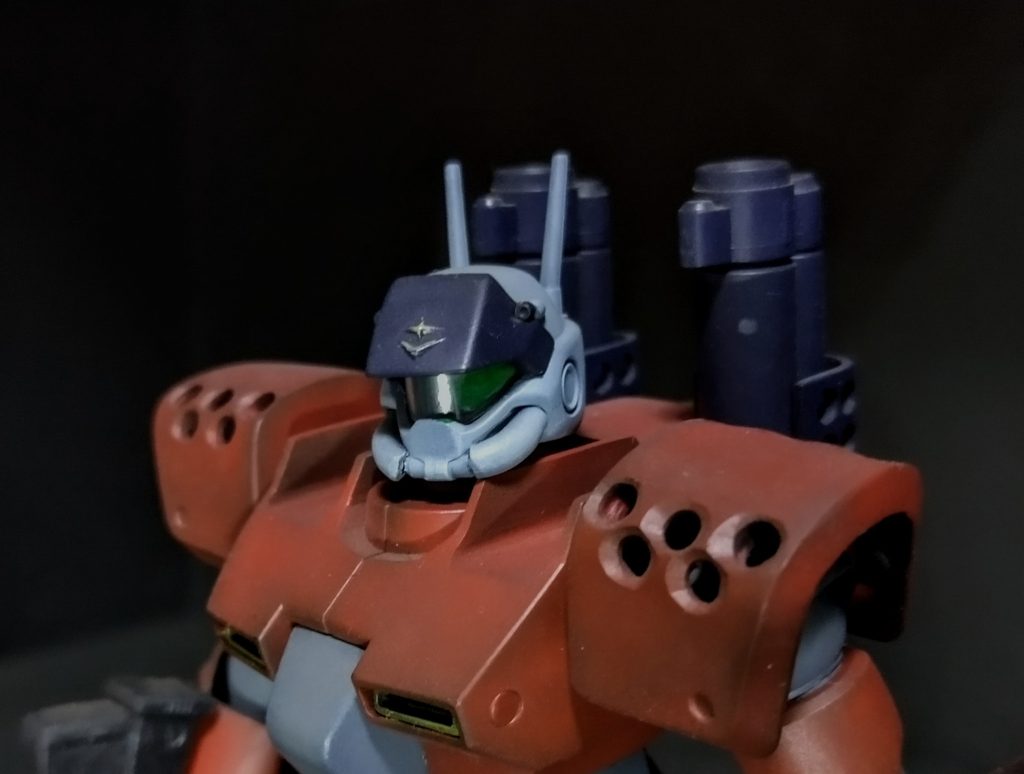 メインカメラの透明シールドを私が得意のお茶の薄いペットボトルから切り出して仕込んでます❗️