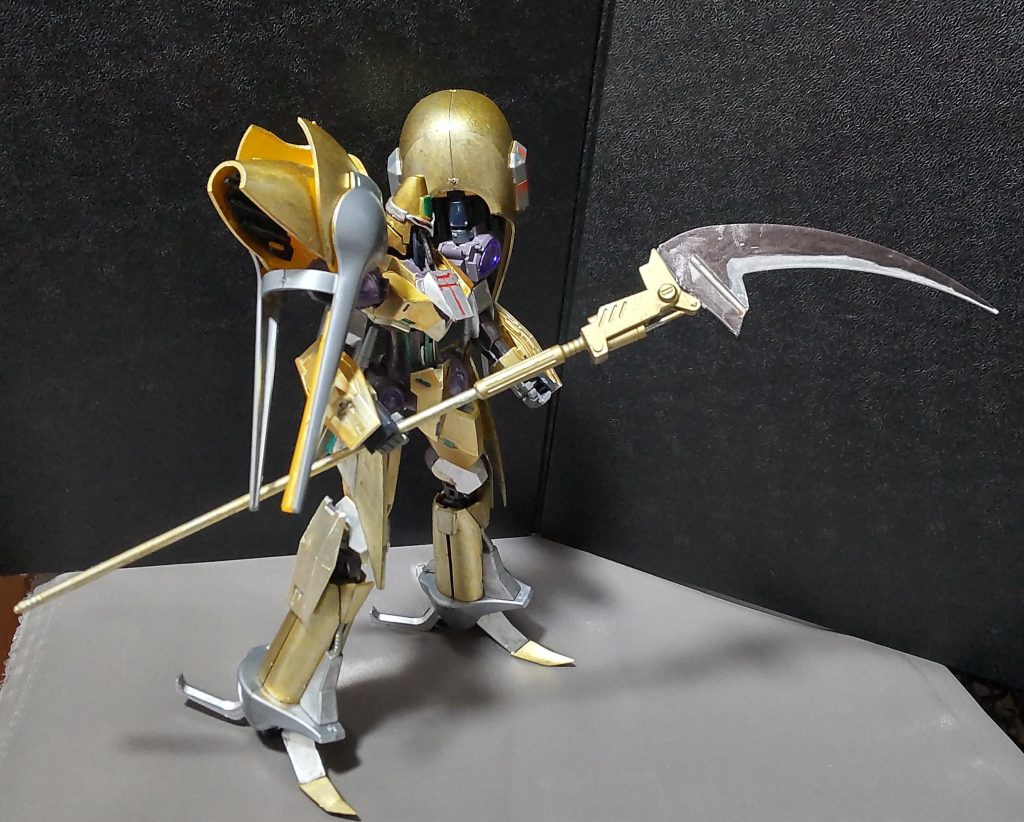 サイズの先端は可動するので、グレイブのような形にすることも出来ます。