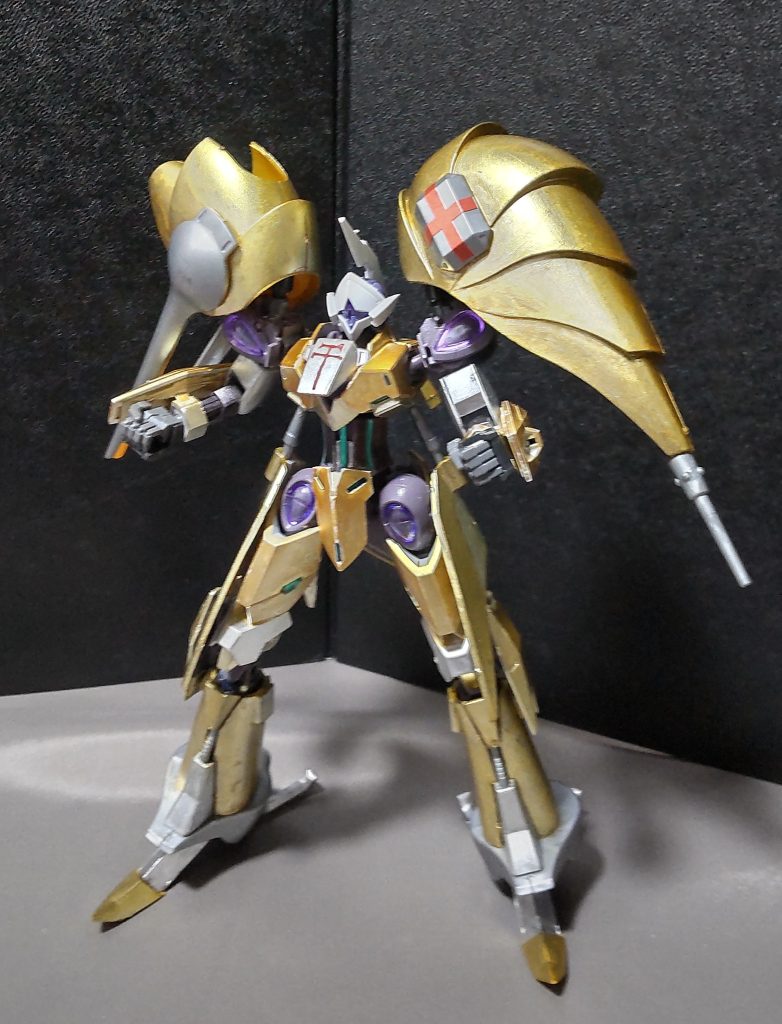 頭部をミカエリスに戻してみる。なんかショボい感じに見えてきた……