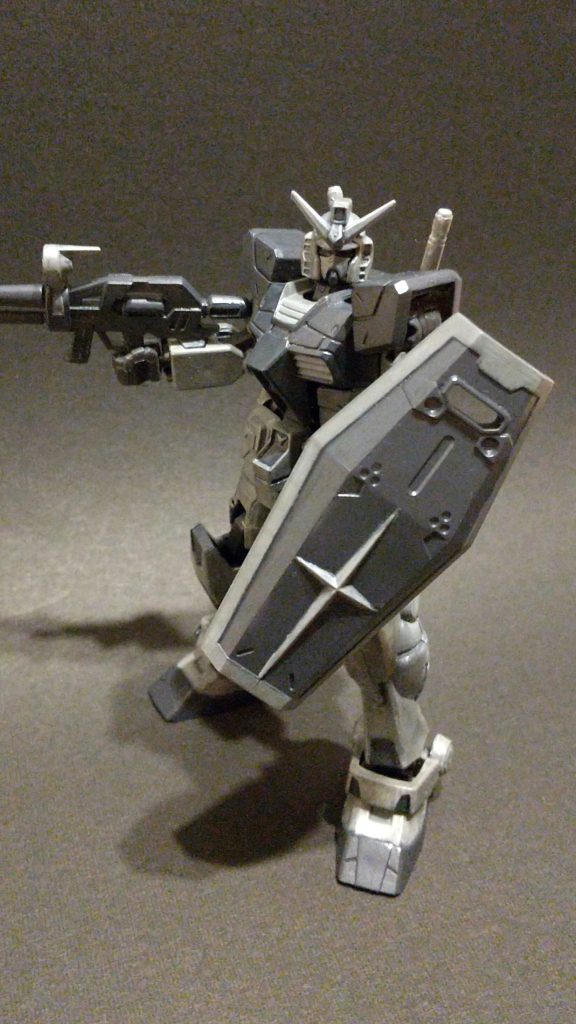 自分でもよくわからないカラーリング喪服っぽい昔の白黒映像っぽいなどと散々な言われようでした…