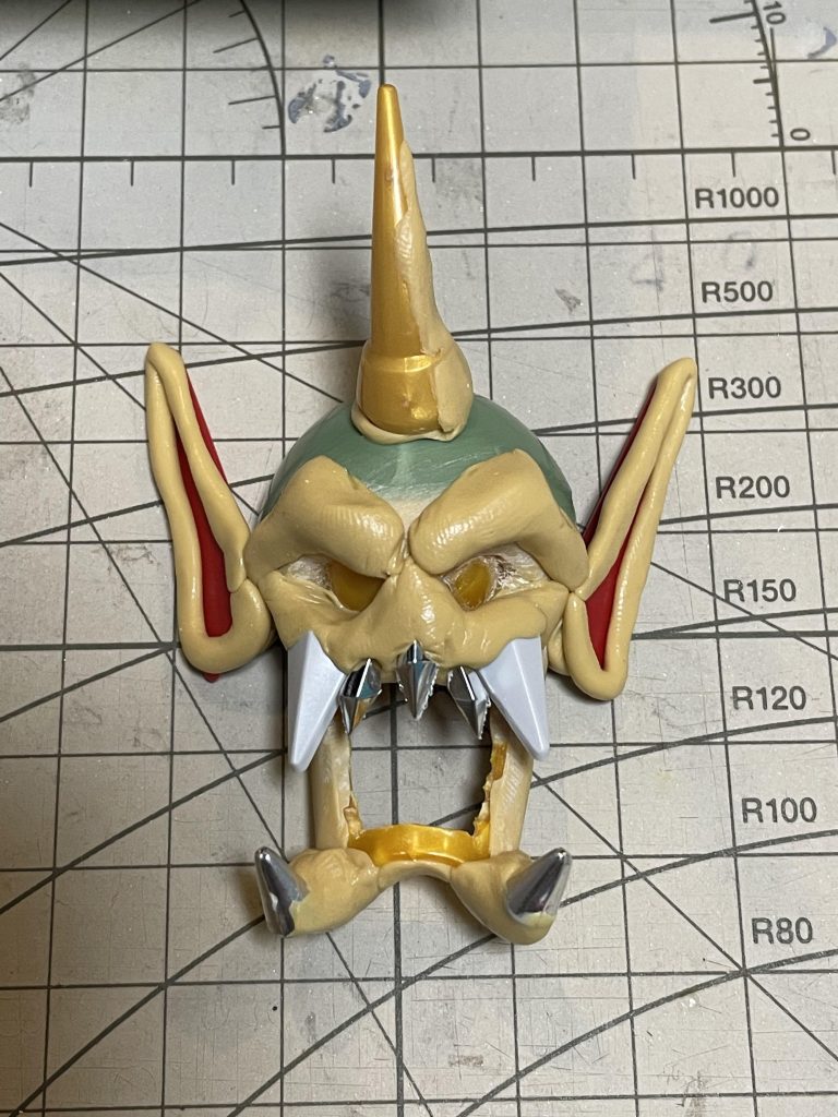 背面スカルの途中状態。