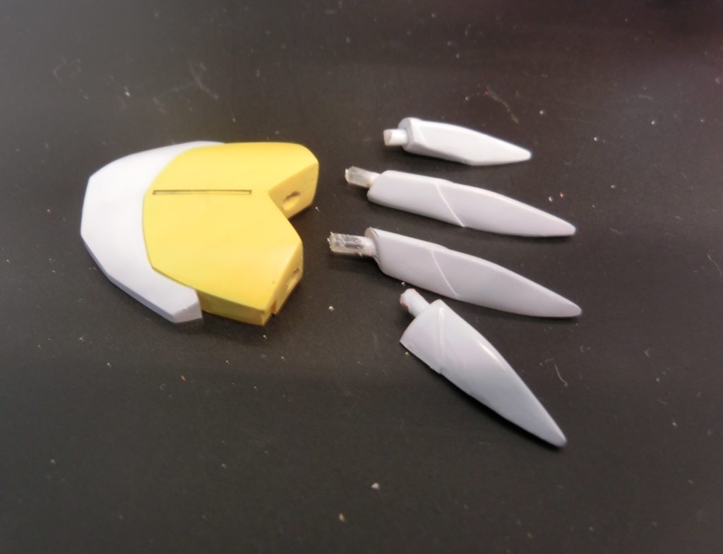 ファングは取り外しできるようにしました。